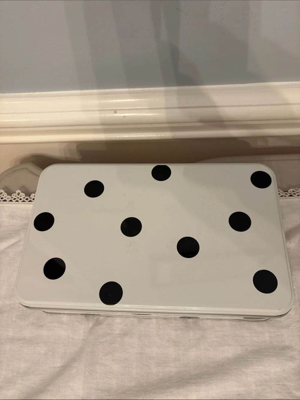 Kate Spade Metal Cookie Cutter Set with Storage Tin - Silver